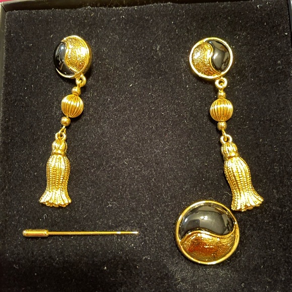 Avon Pin and Pierced Earrings - Picture 4 of 5